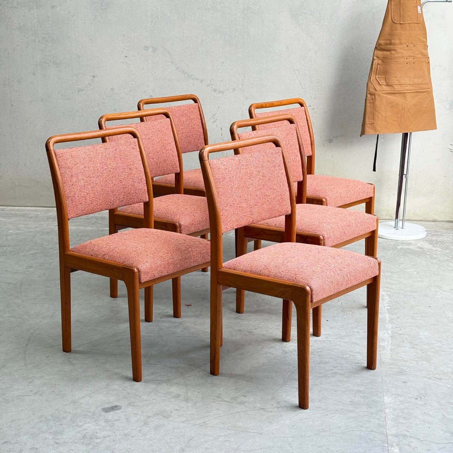 Pre-Order: Noblett Bremen Chair - Set of 6 - 25 Percent Deposit Non-refundable