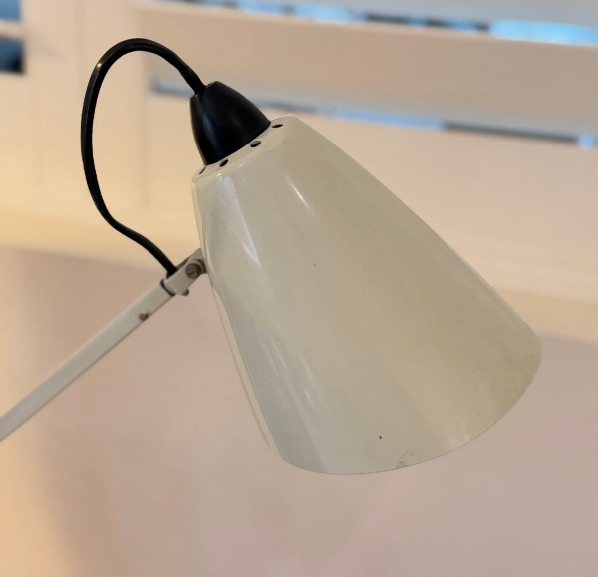 Vintage - Planet Studio K Desk Lamp- White