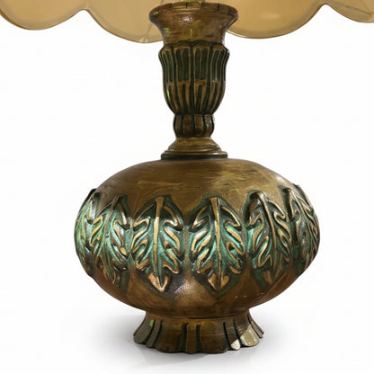 Bronze Leaf Glow – Ornate Retro Table Lamp