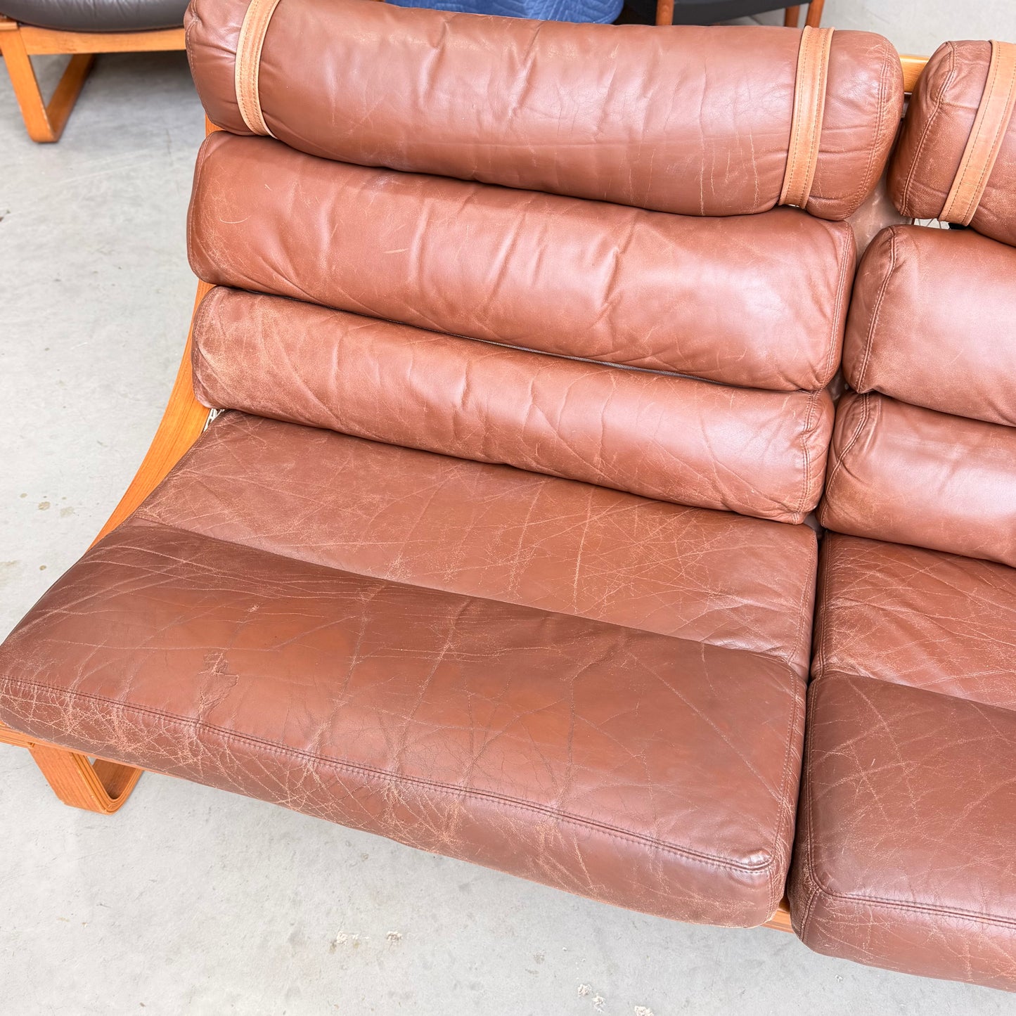 Tessa T4 Two-Seater Lounge – Iconic 1970s Fred Lowen Design in Rich Brown Leather