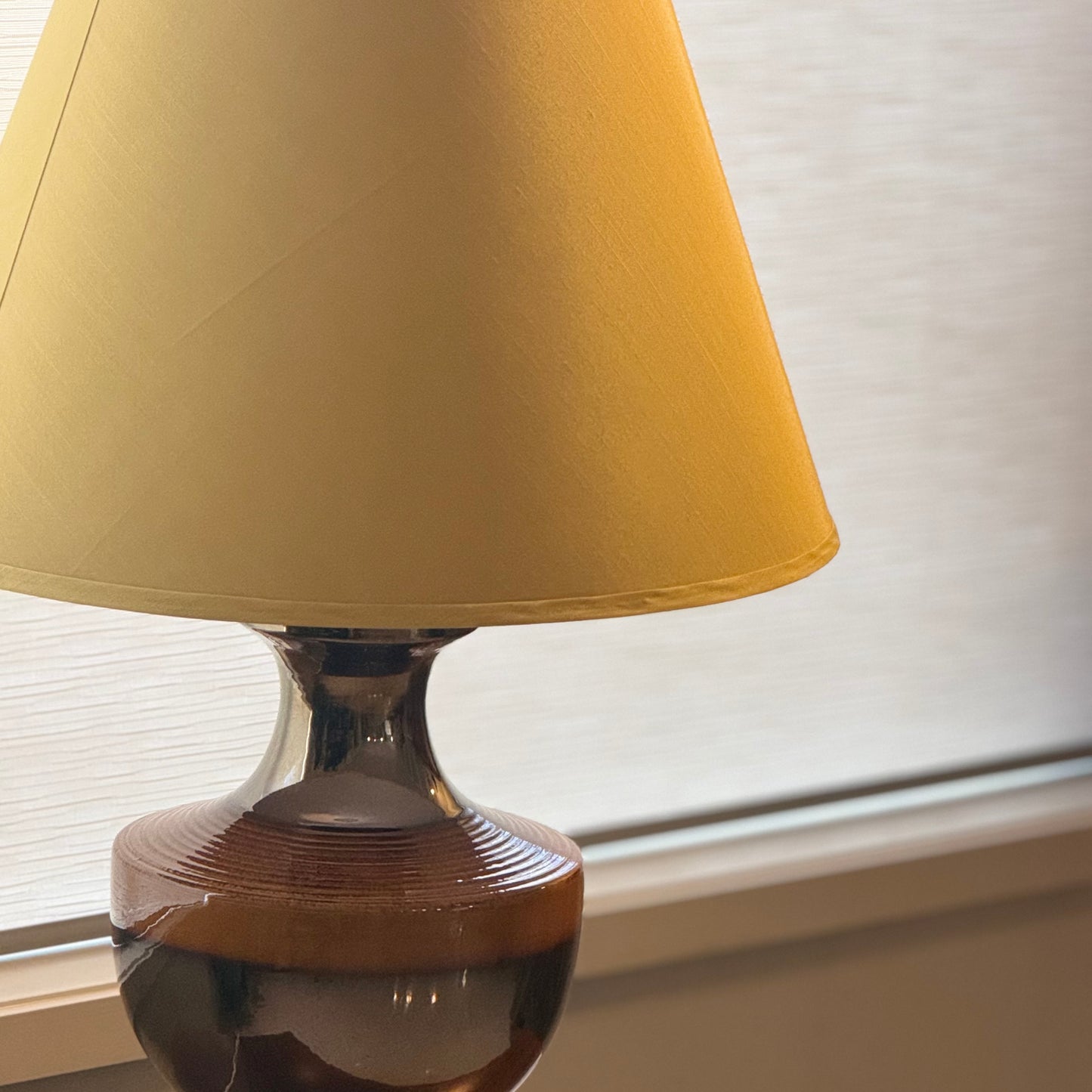 Large Groovy Sunset Ribbed Ceramic Table Lamp – Bold MCM Statement Piece