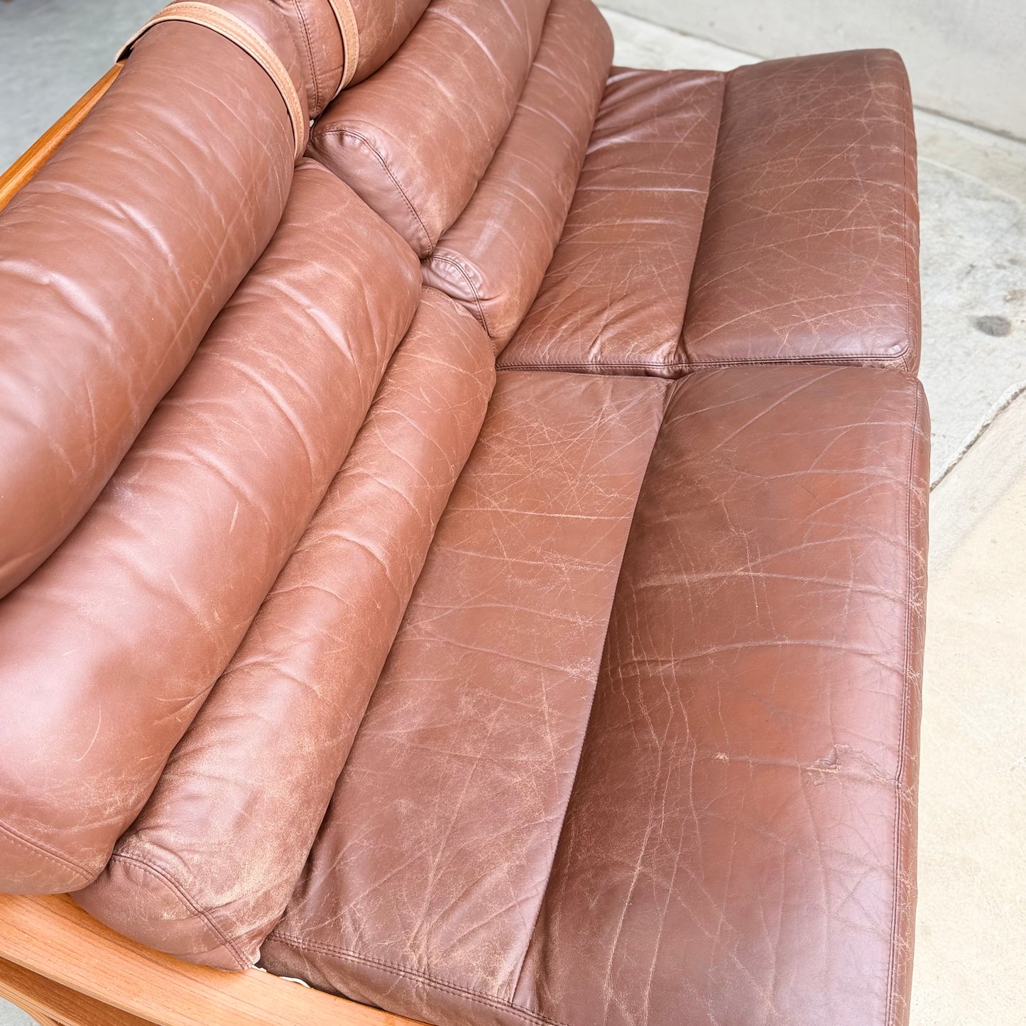 Tessa T4 Two-Seater Lounge – Iconic 1970s Fred Lowen Design in Rich Brown Leather