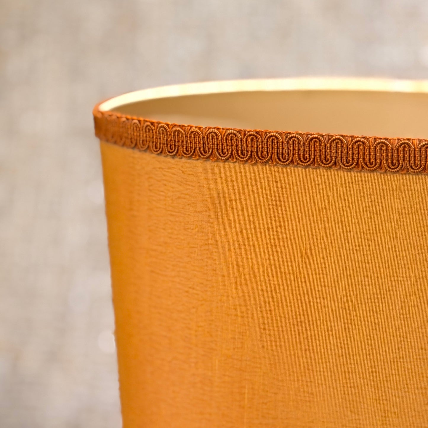 Vintage Mid-Century Ceramic Table Lamp – Stunning Urn-Shaped Orange Glaze, 1960s/70s