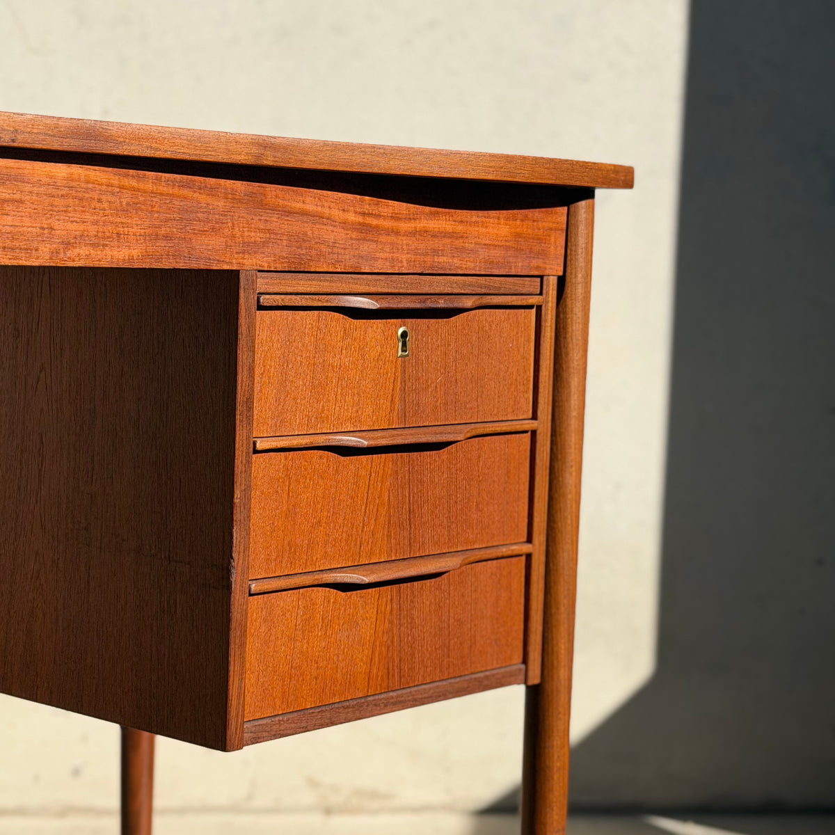 Danish Mid Century Modern Teak Desk by Easing Møbelfabrik