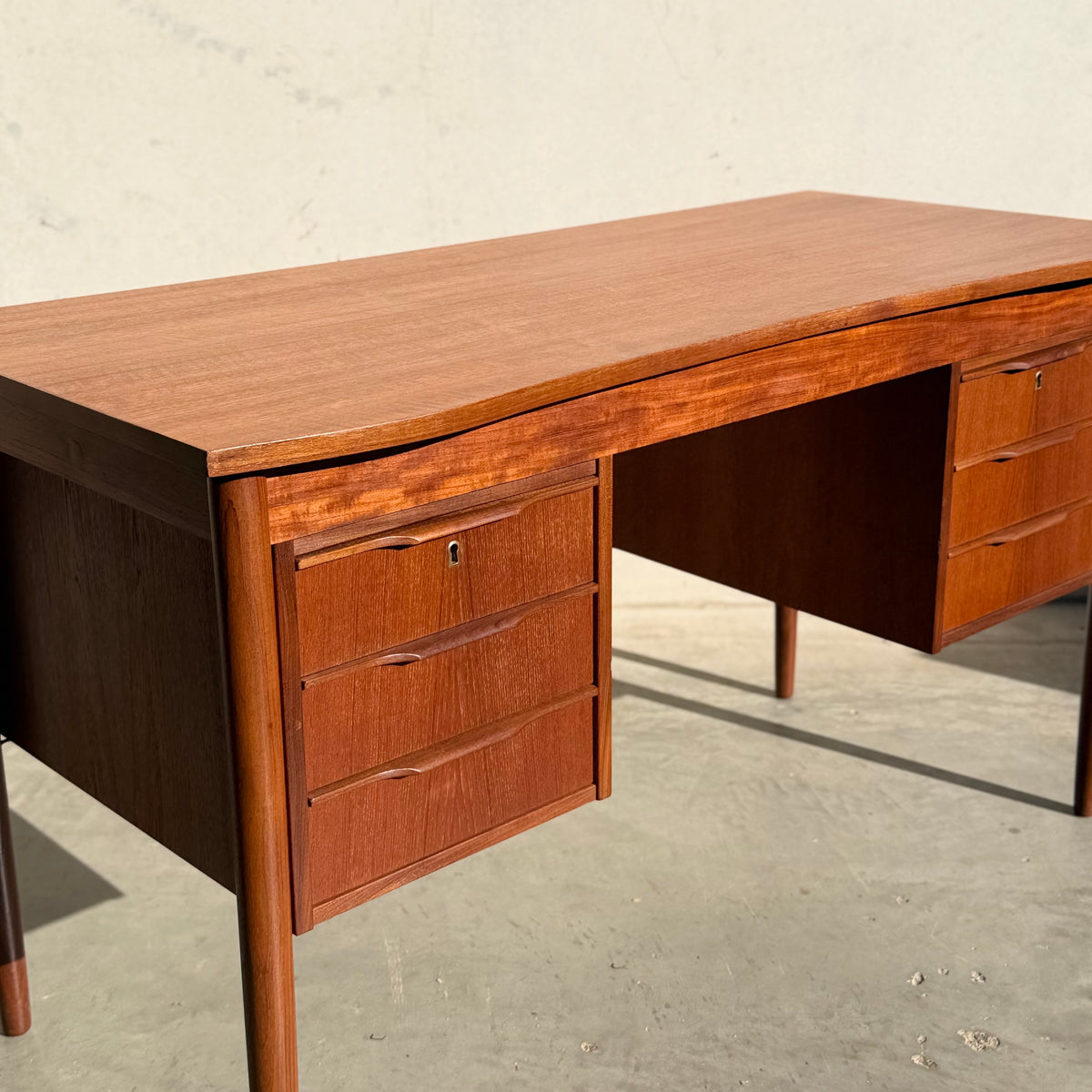Danish Mid Century Modern Teak Desk by Easing Møbelfabrik