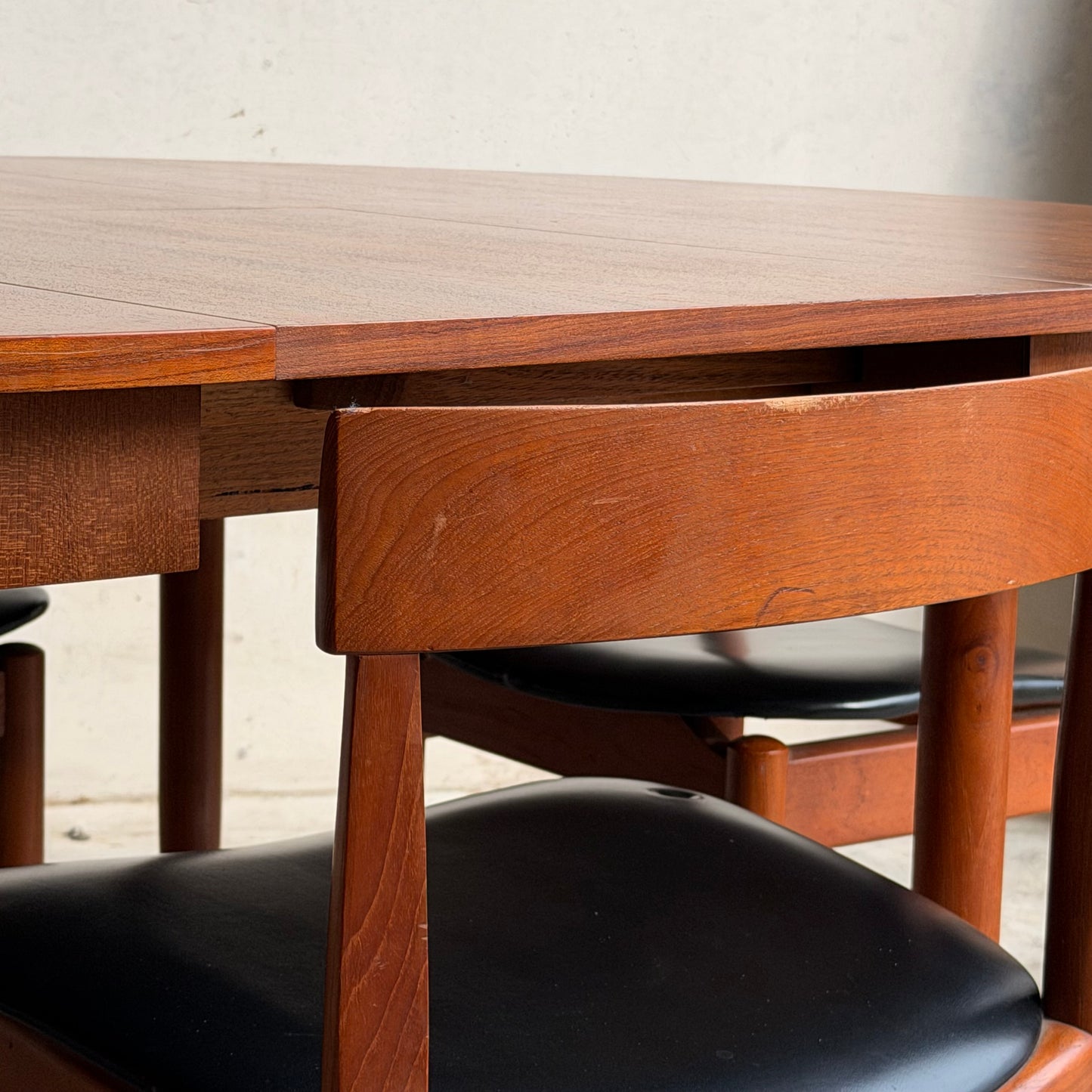 Ernst Hansen Mid-Century Round Extending Dining Set – Teak with 5 Chairs (6th Available upon request for fee)