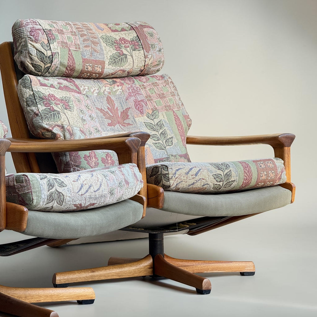 Vintage Mid Century Tessa T21 Swivel Chairs Pair (Refine)