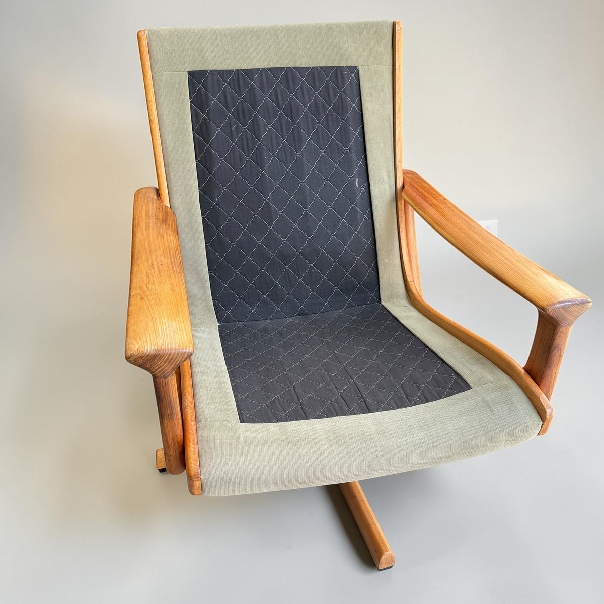 Vintage Mid Century Tessa T21 Swivel Chairs Pair (Refine)