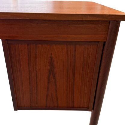 Danish Mid Century Modern Teak Desk by Easing Møbelfabrik