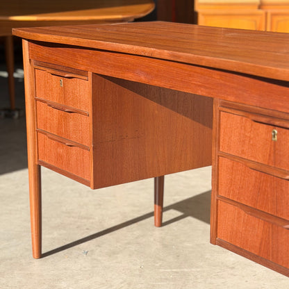 Danish Mid Century Modern Teak Desk by Easing Møbelfabrik