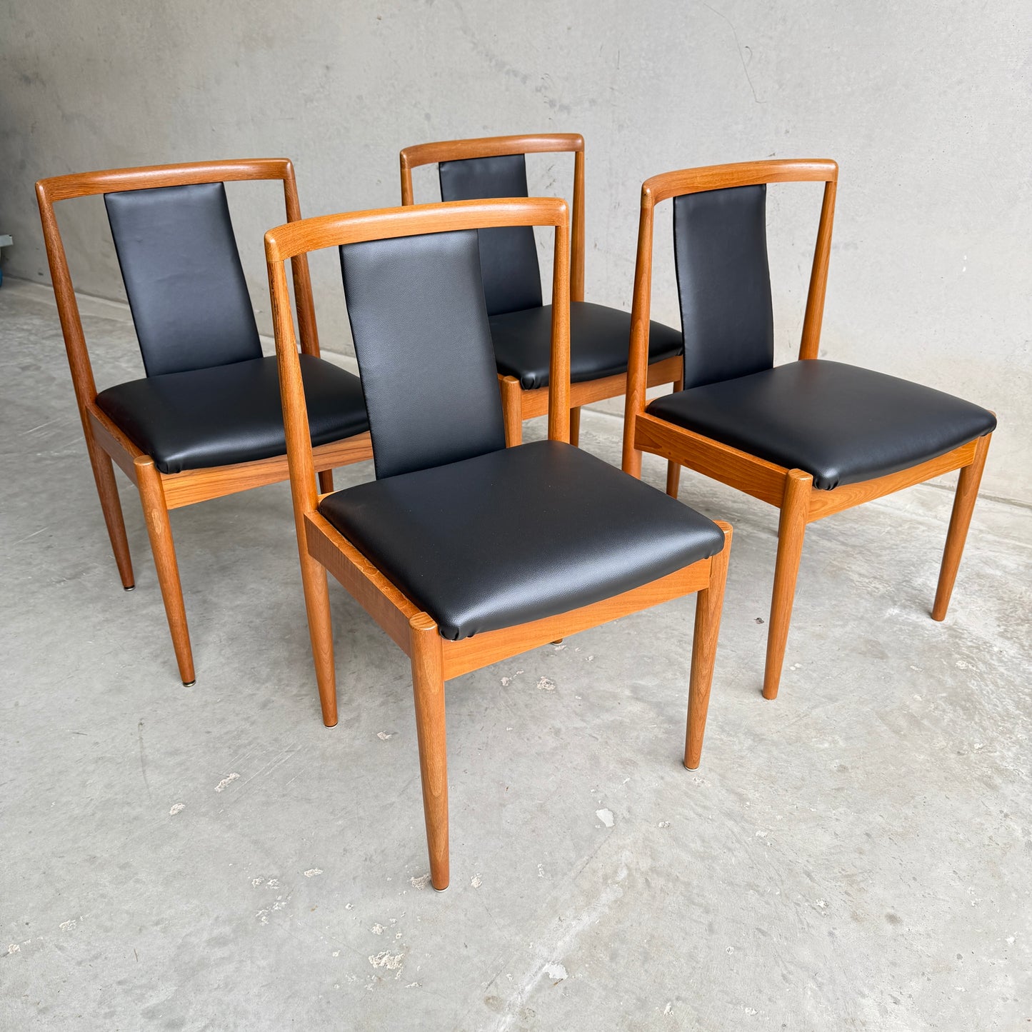 Fully Restored Parker T-Back Number 88 Dining Chairs Set of 4 - Black Vinyl  (Rediscover)