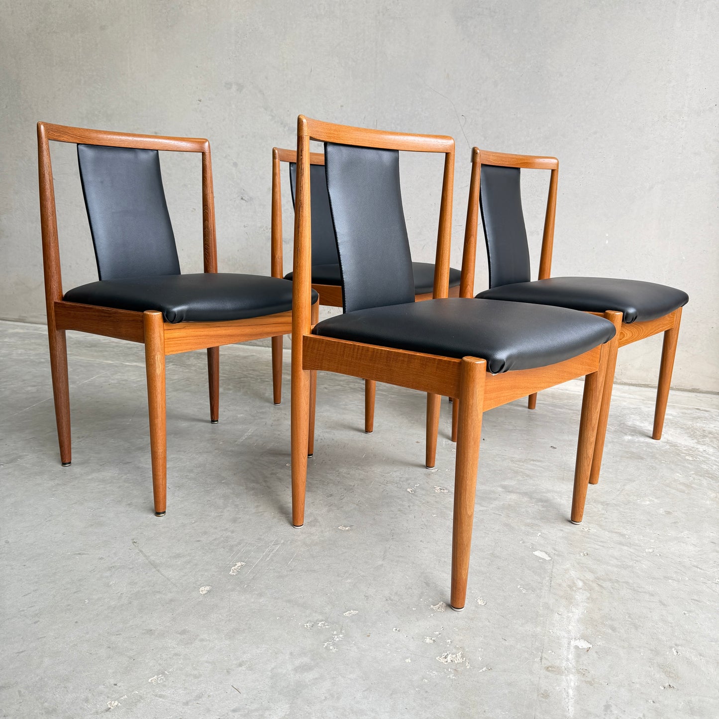 Fully Restored Parker T-Back Number 88 Dining Chairs Set of 4 - Black Vinyl  (Rediscover)