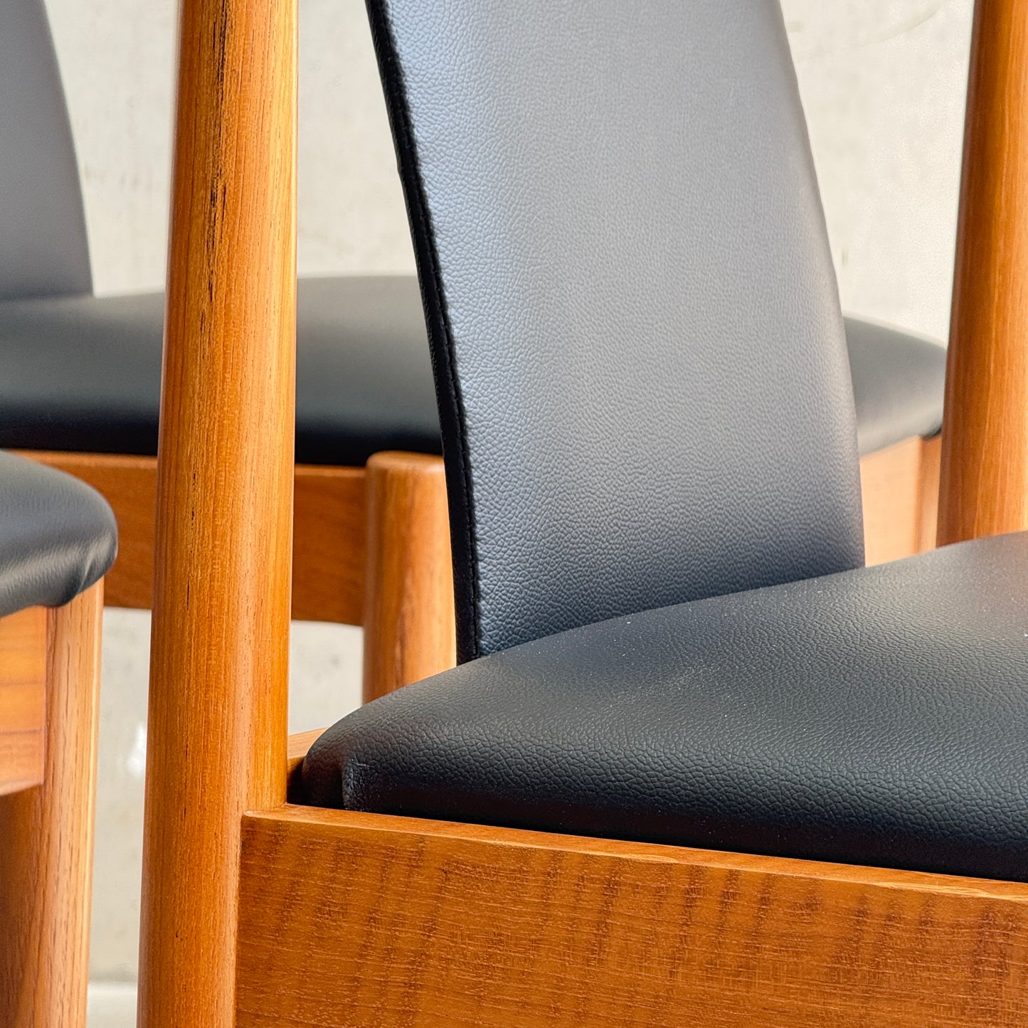 Fully Restored Parker T-Back Number 88 Dining Chairs Set of 4 - Black Vinyl  (Rediscover)