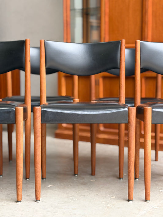 Fully restored Parker Number 62 mid-century modern dining chairs set of 4 with original black vinyl and teak frame