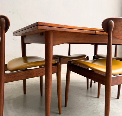 107 Parker Matchstick chairs - Set of 4 - Vintage Originals
