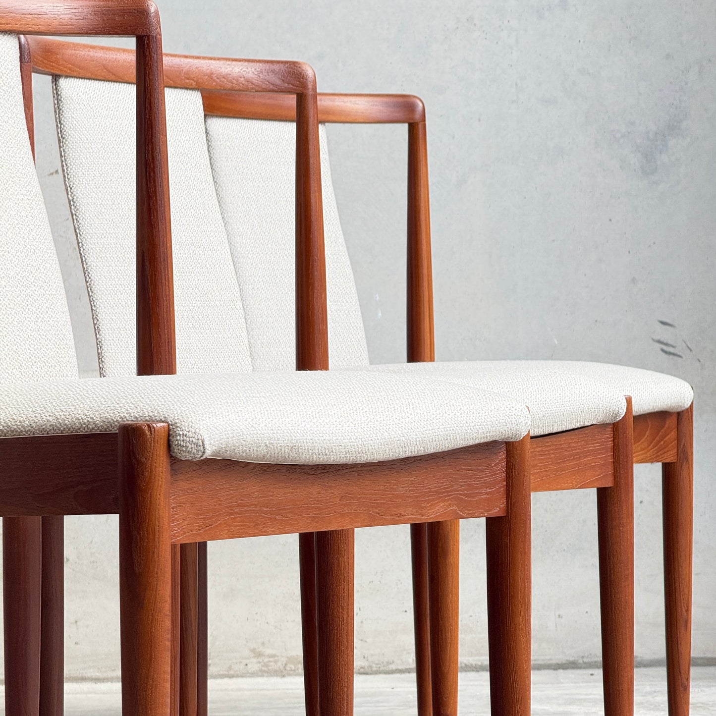 Restored Parker No.88 T-back mid-century modern dining chairs set of 6 showing sleek contours and rich teak timber