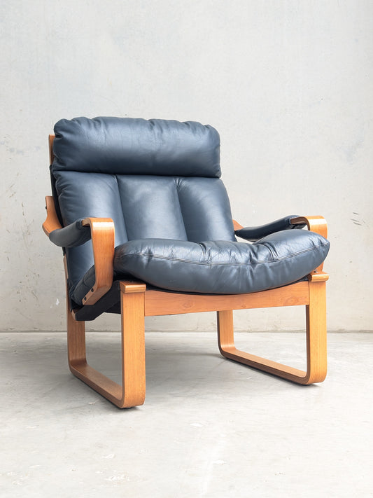 Tessa Stockholm Armchair  – Navy Blue - (Revive)