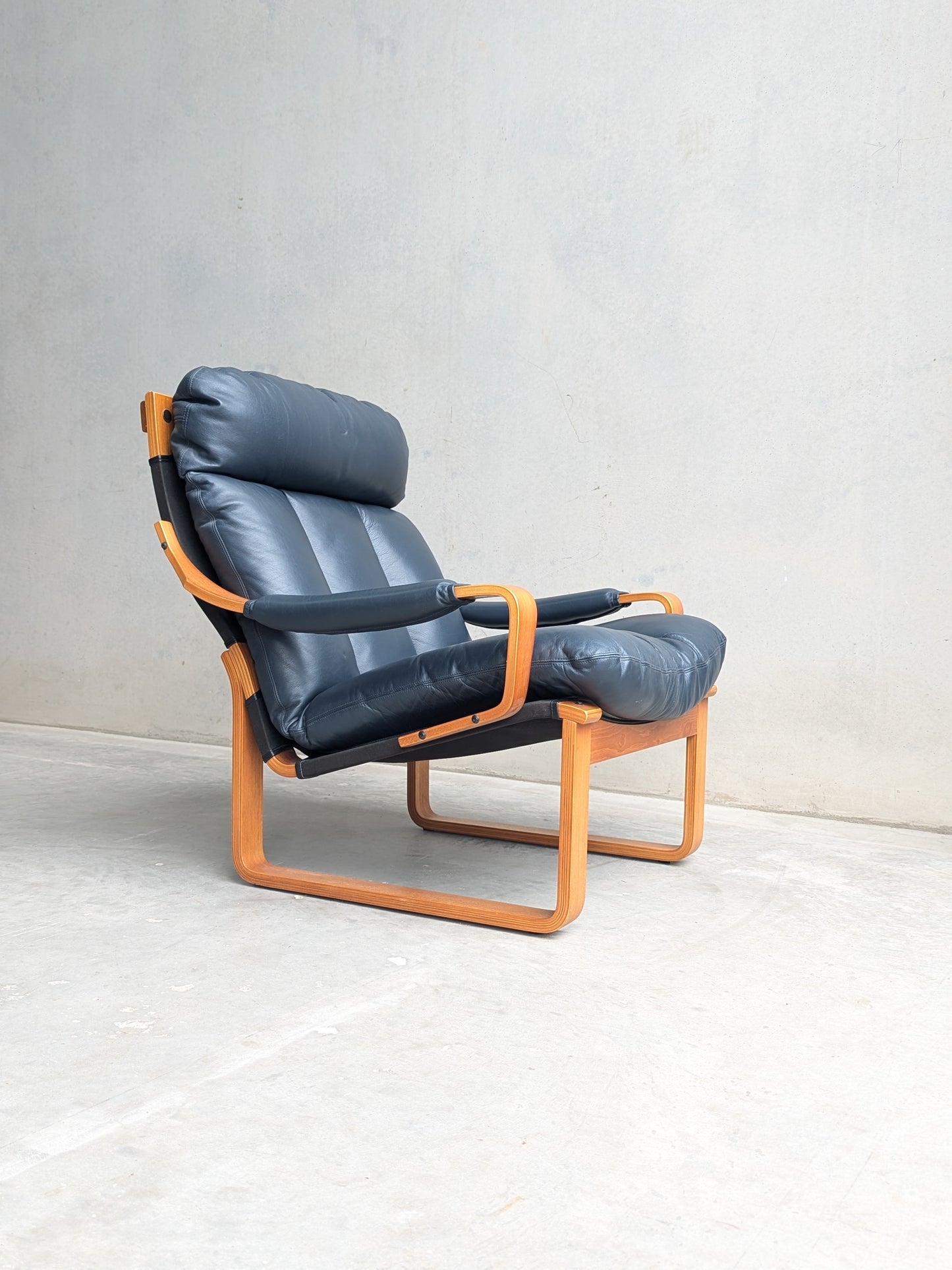 Tessa Stockholm Armchair  – Navy Blue - (Revive)