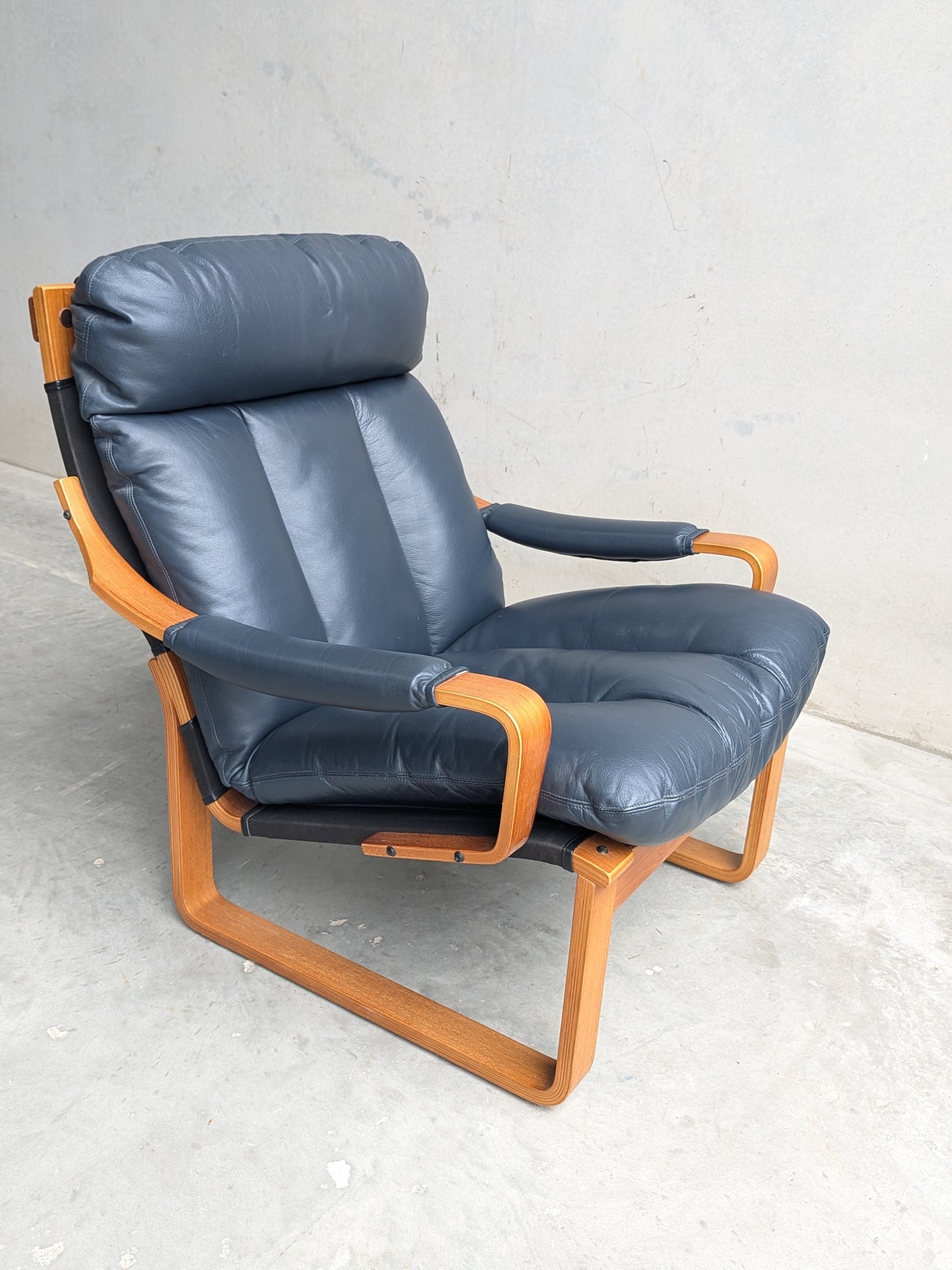 Tessa Stockholm Armchair  – Navy Blue - (Revive)