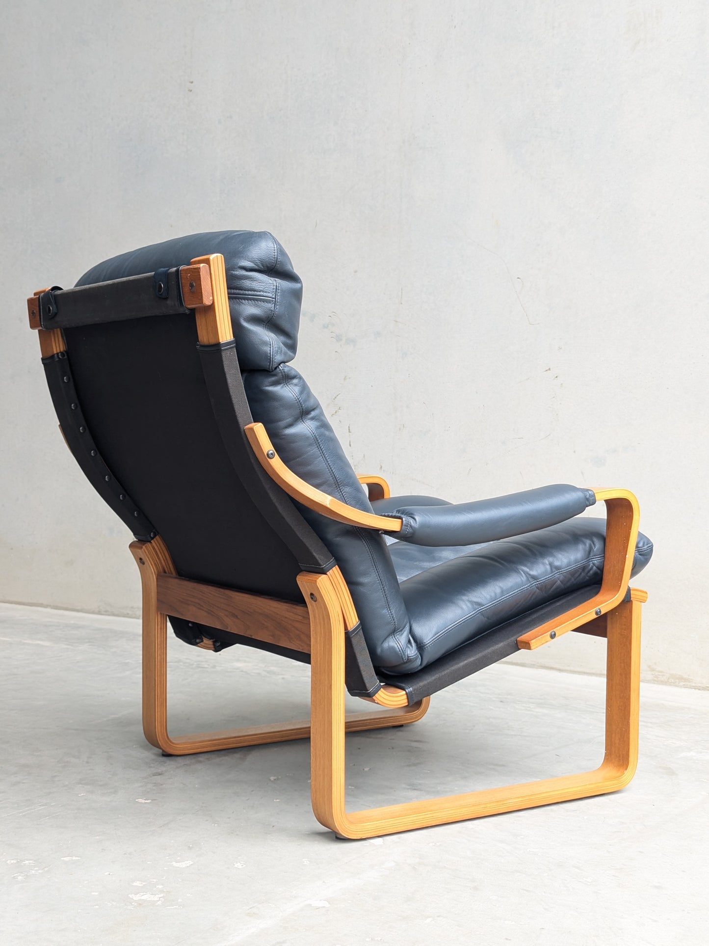 Tessa Stockholm Armchair  – Navy Blue - (Revive)