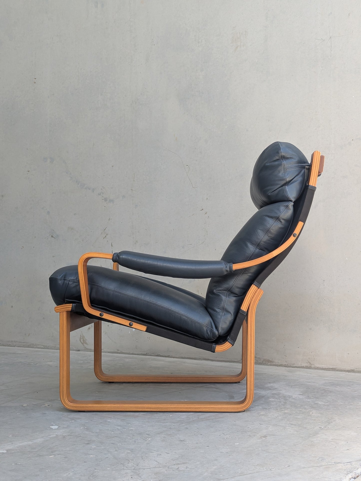 Tessa Stockholm Armchair  – Navy Blue - (Revive)