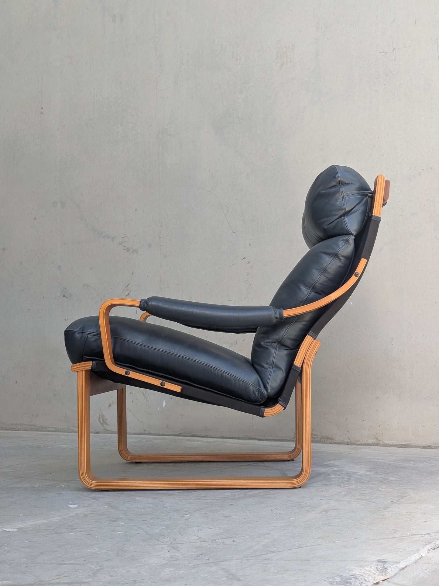 Tessa Stockholm Armchair  – Navy Blue - (Revive)